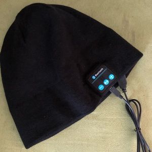 Bluetooth knit cap